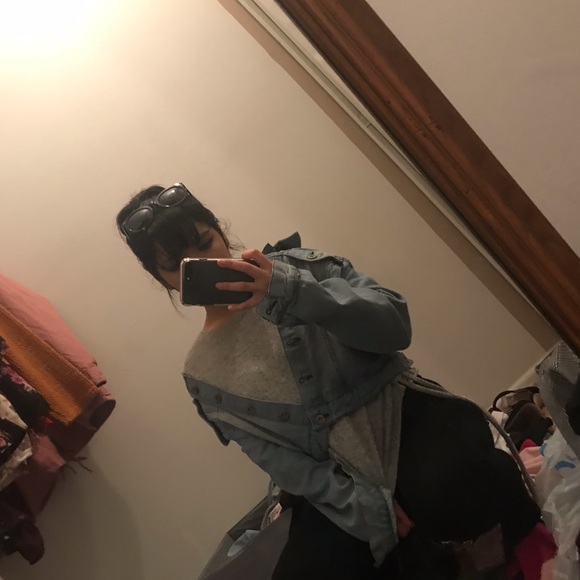 Meet your Posher, Isabel🌻🌚🥀 - Picture 3 of 3